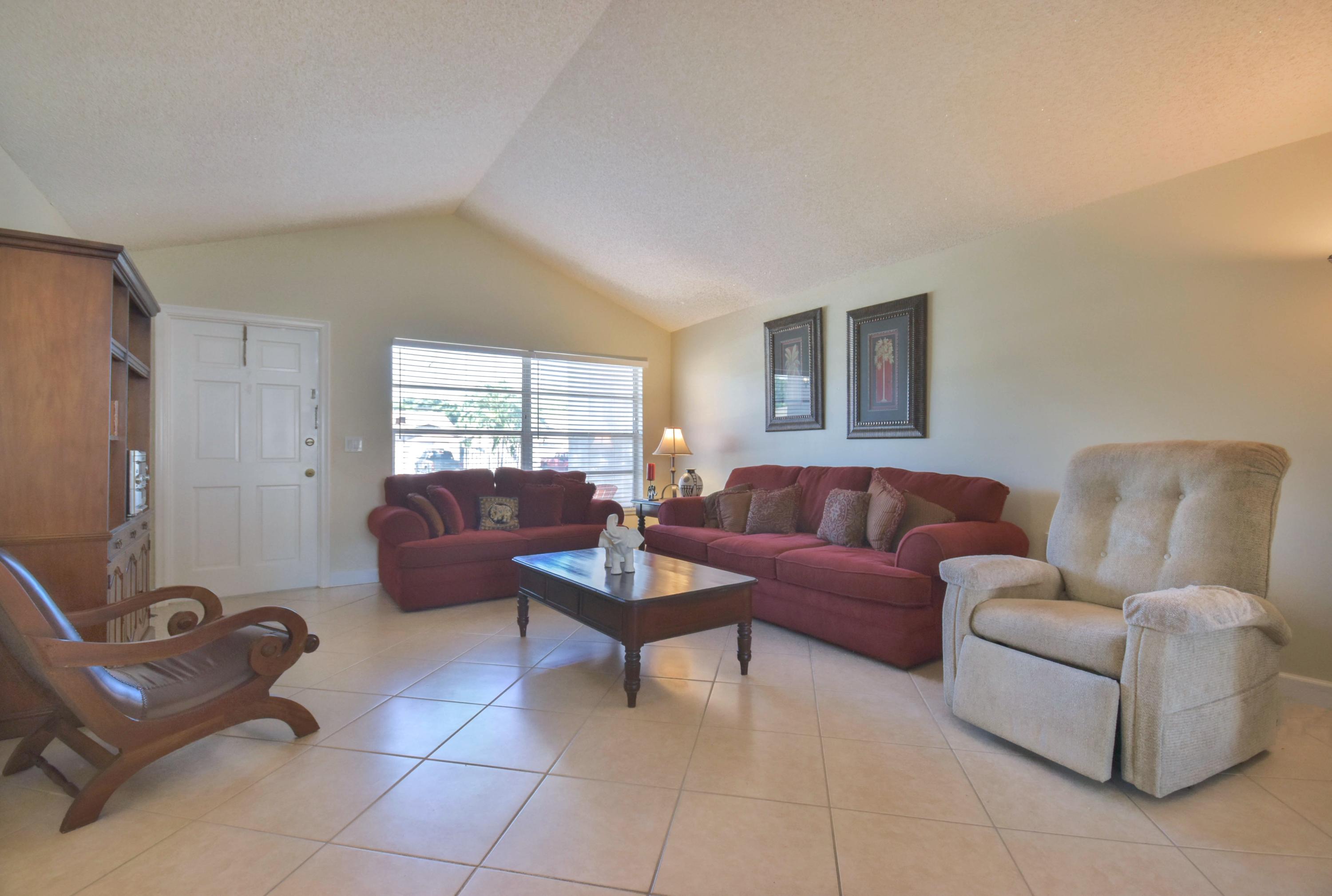22706 Southwest 65th Terrace Boca Raton, FL 33428 - Photo 3 of 22 3-Family Room