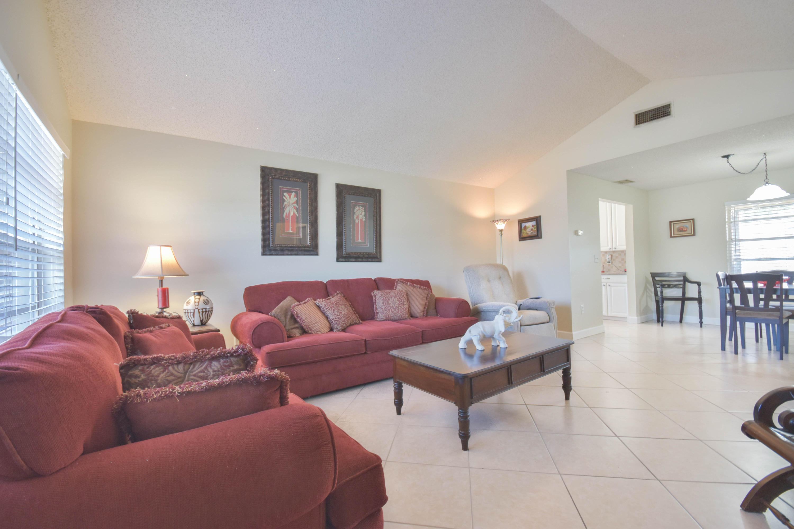 22706 Southwest 65th Terrace Boca Raton, FL 33428 - Photo 4 of 22 4-Family Room