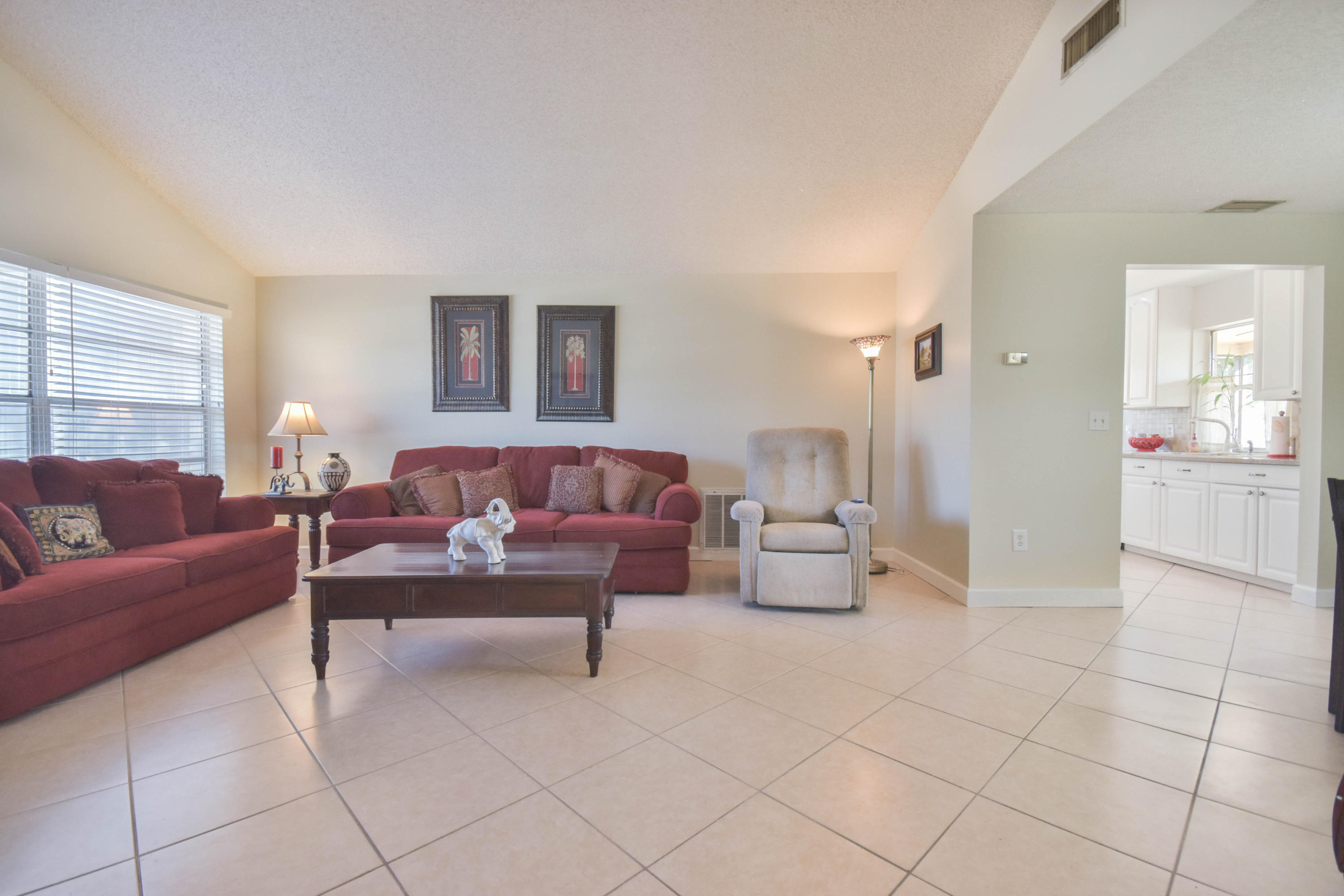 22706 Southwest 65th Terrace Boca Raton, FL 33428 - Photo 5 of 22 5-Family Room