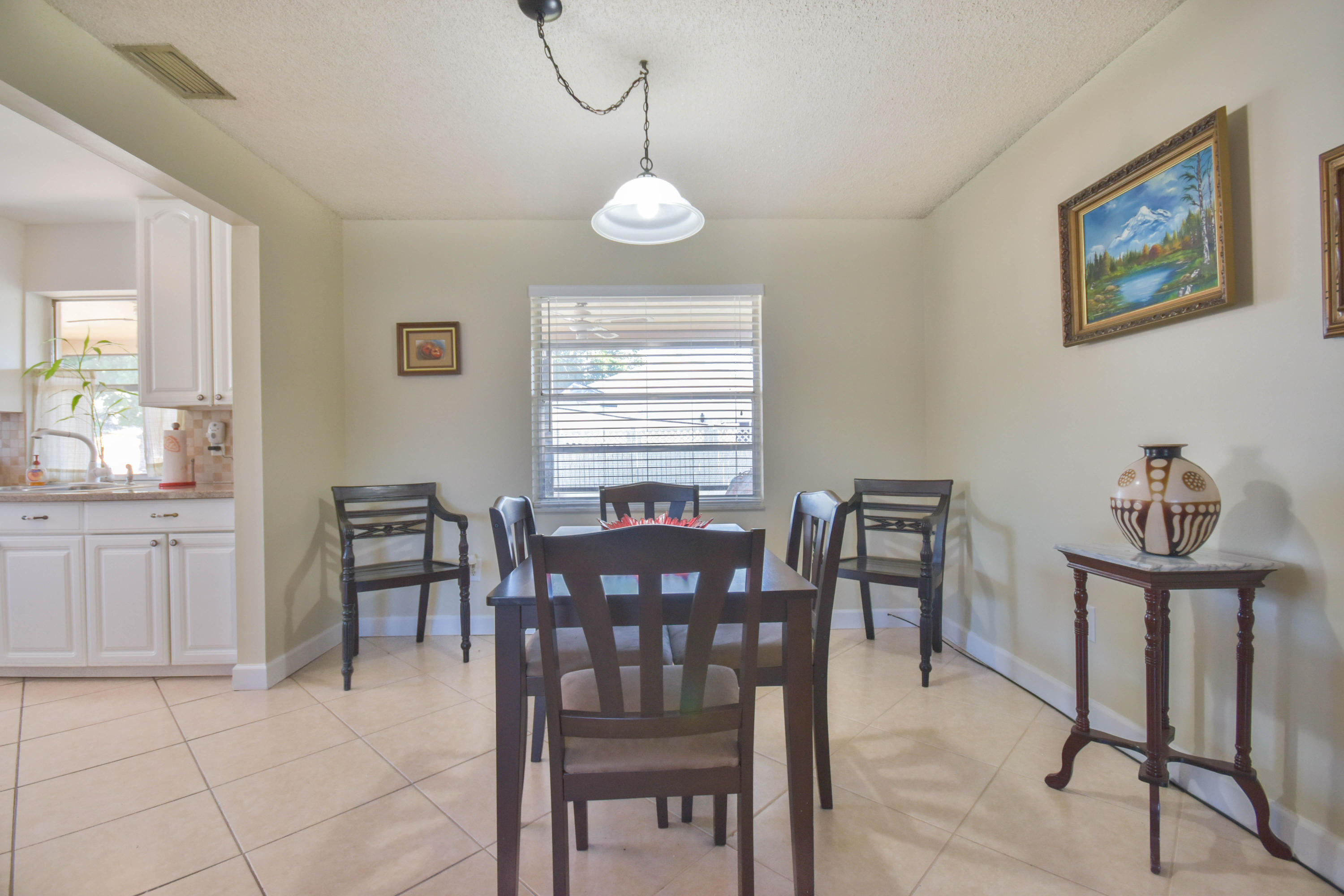 22706 Southwest 65th Terrace Boca Raton, FL 33428 - Photo 6 of 22 6-Dining