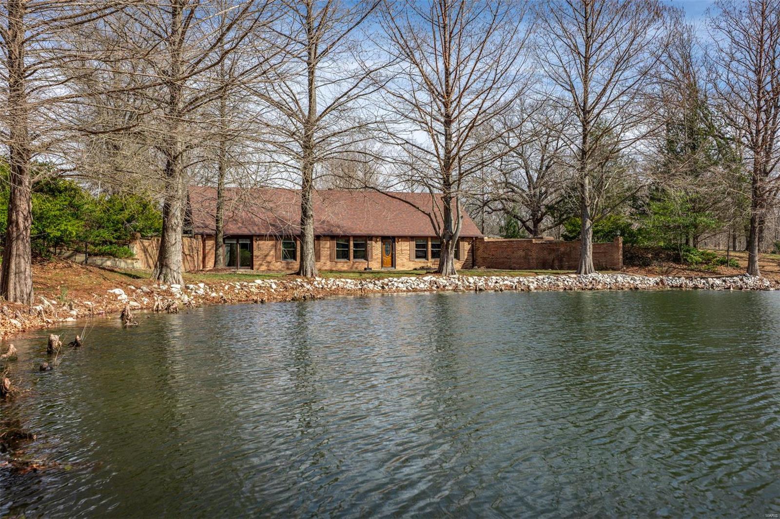 360 Hartman Road Staunton, IL 62088 - Photo 2 of 38