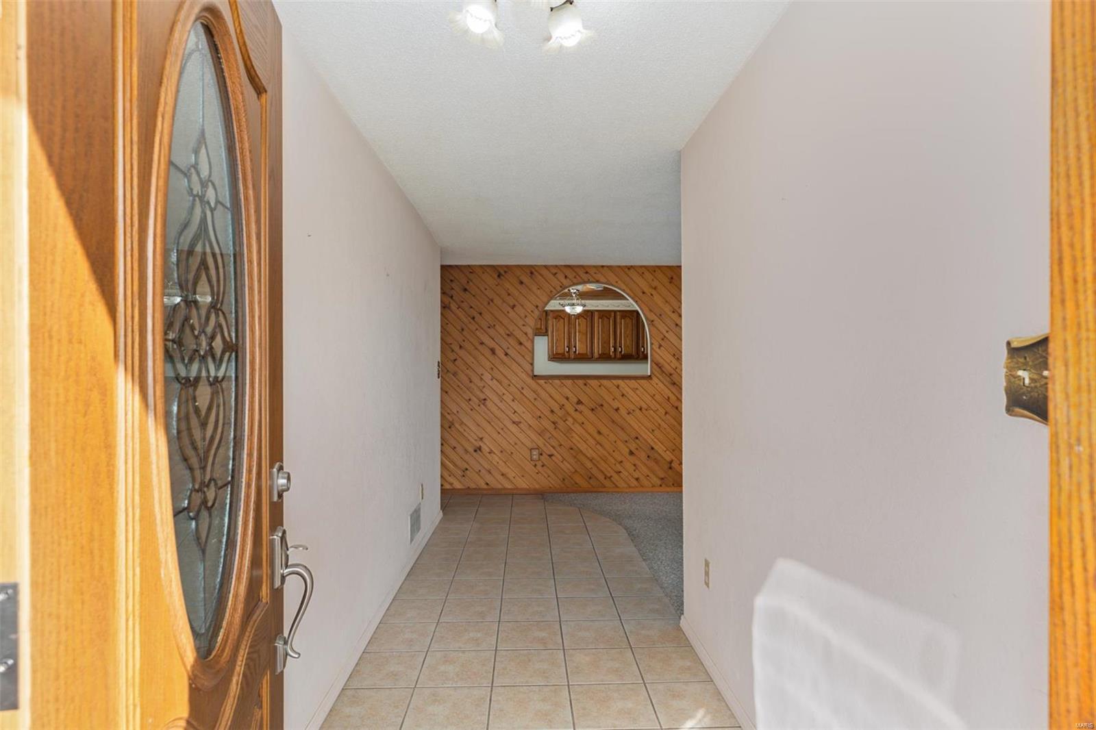 360 Hartman Road Staunton, IL 62088 - Photo 5 of 38