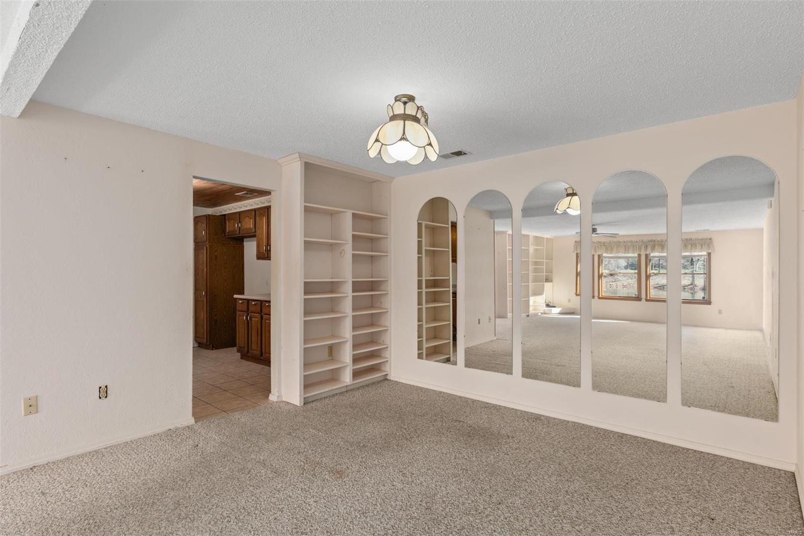 360 Hartman Road Staunton, IL 62088 - Photo 10 of 38