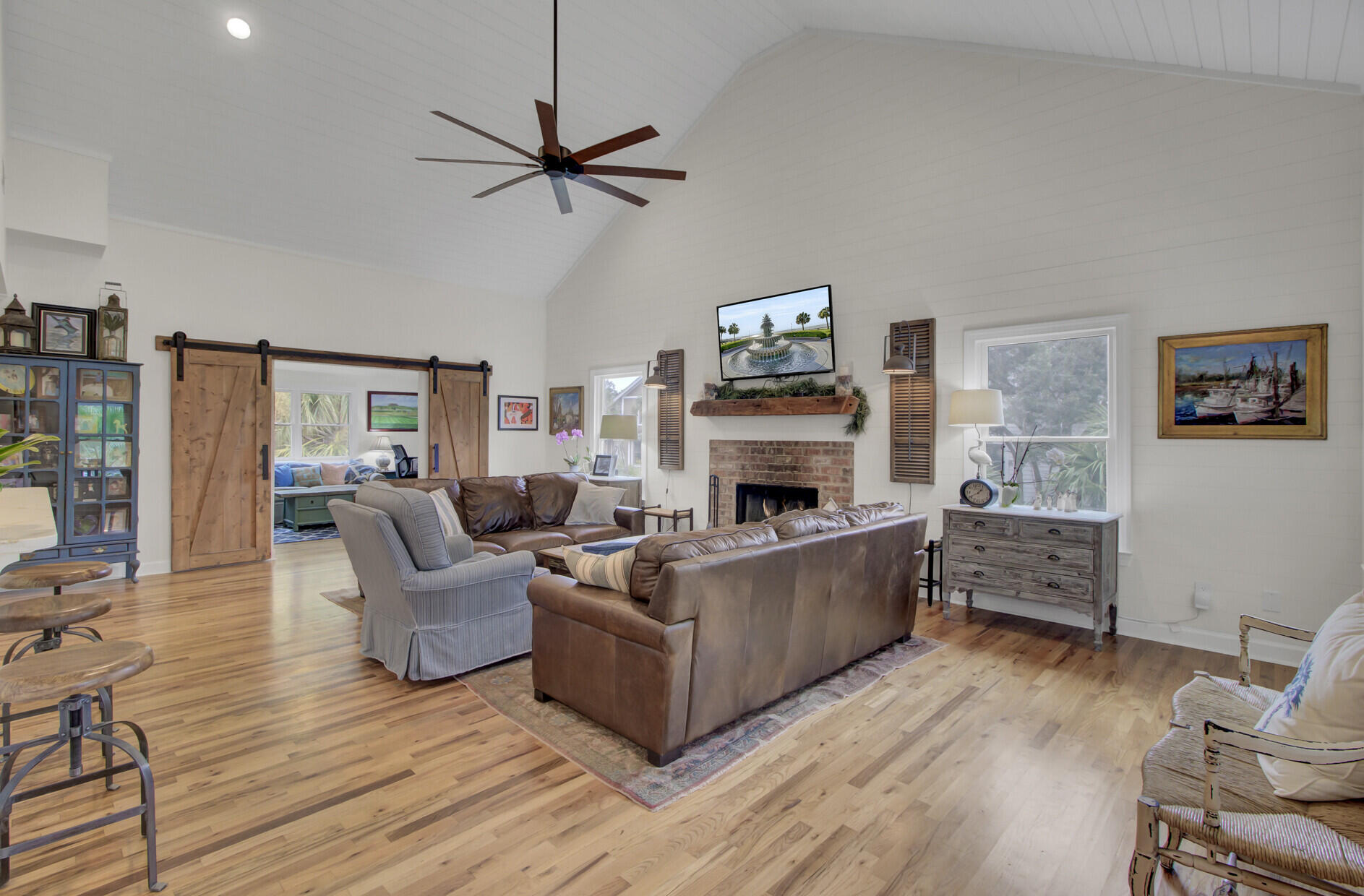 1568 Home Farm Road Mount Pleasant, SC 29464 - Photo 2 of 16 04_4_mls