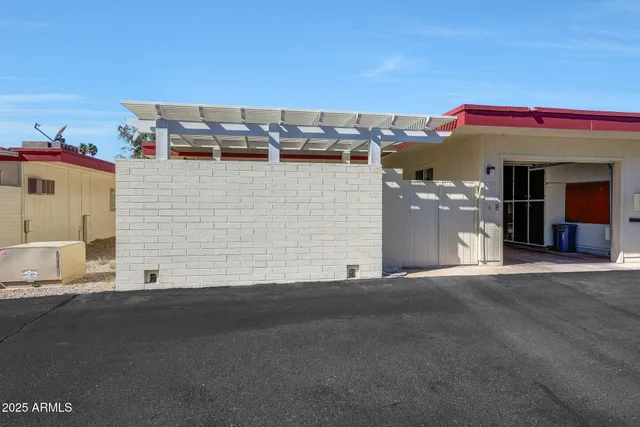 $224,900 | 10020 West Royal Oak Road, Unit E, Sun City, AZ 85351