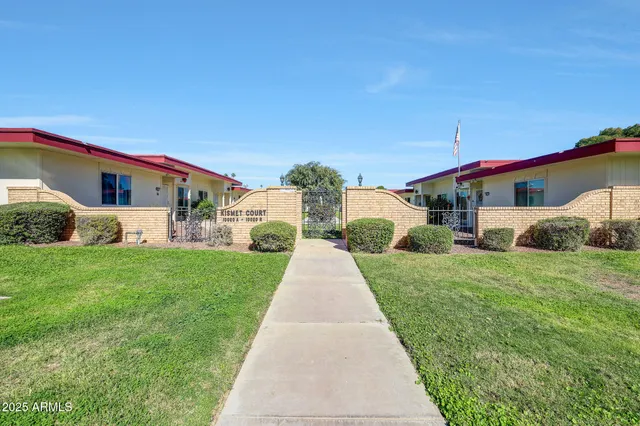 $224,900 | 10020 West Royal Oak Road, Unit E, Sun City, AZ 85351