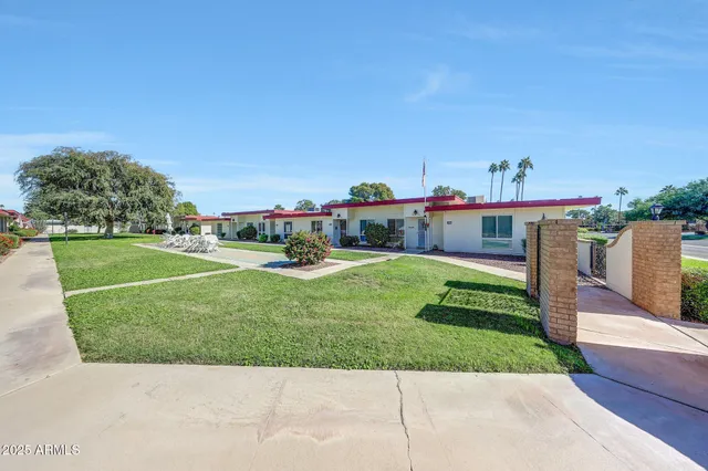 $224,900 | 10020 West Royal Oak Road, Unit E, Sun City, AZ 85351