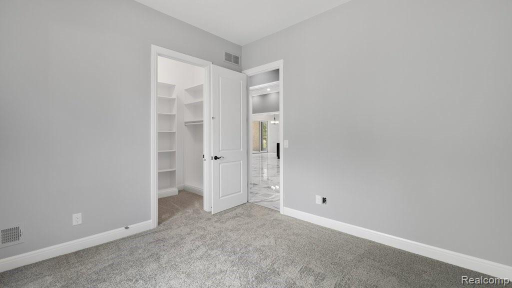523 Rochdale Drive South Rochester Hills, MI 48309 - Photo 10 of 35