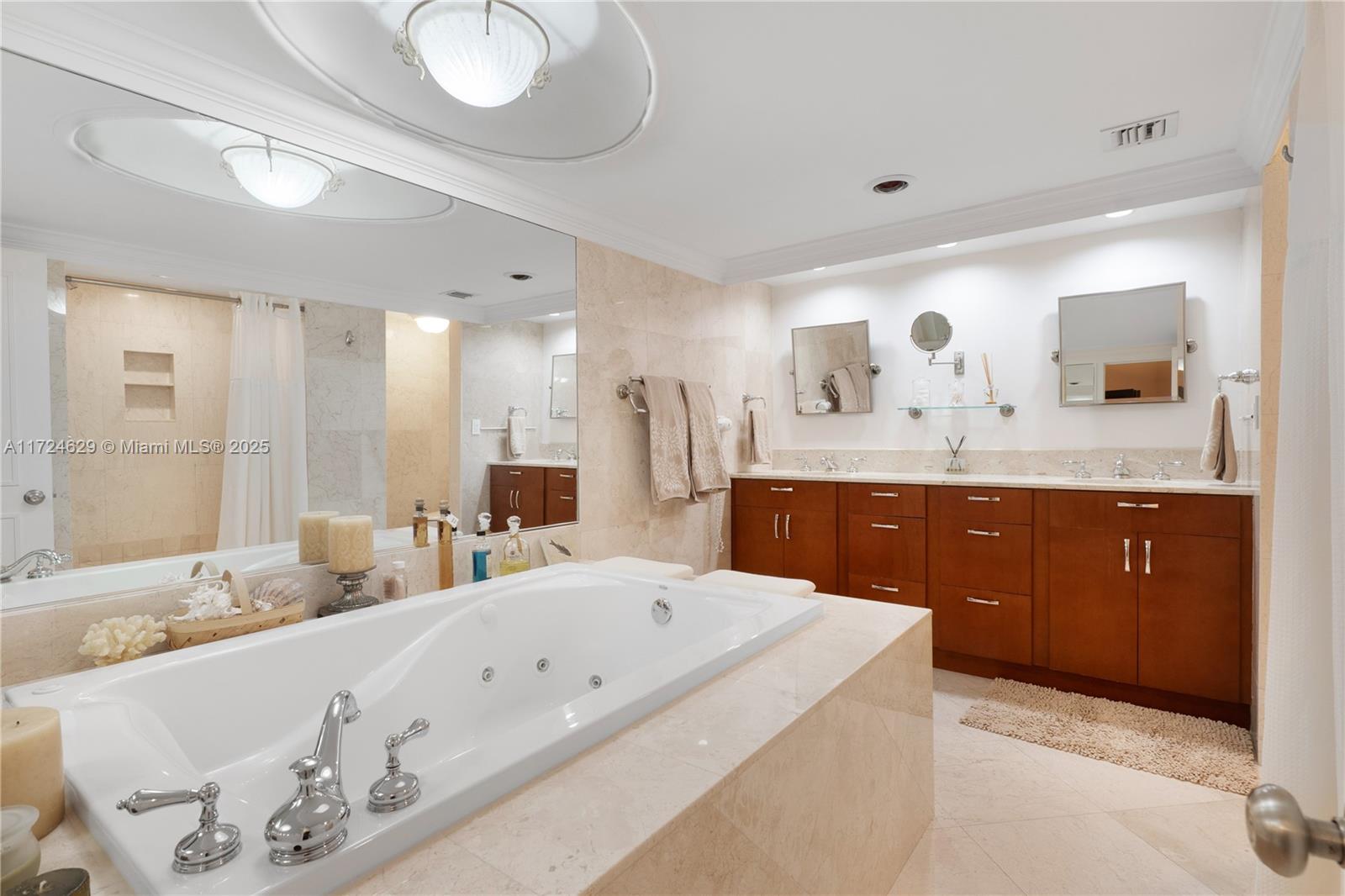 1121 Crandon Boulevard, Unit E808 Key Biscayne, FL 33149 - Photo 14 of 36