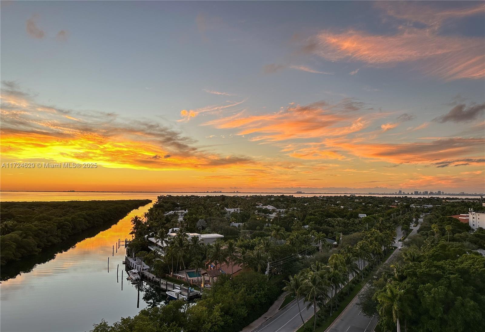 1121 Crandon Boulevard, Unit E808 Key Biscayne, FL 33149 - Photo 35 of 36