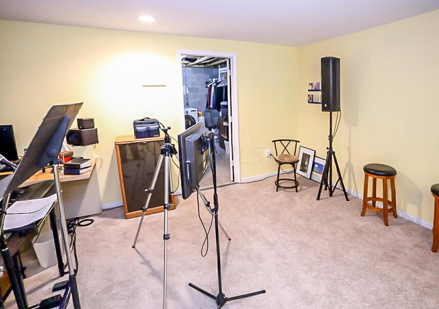 349 Holly Grove Road Lewis Center, OH 43035 - Photo 11 of 25 Gallery Image 11