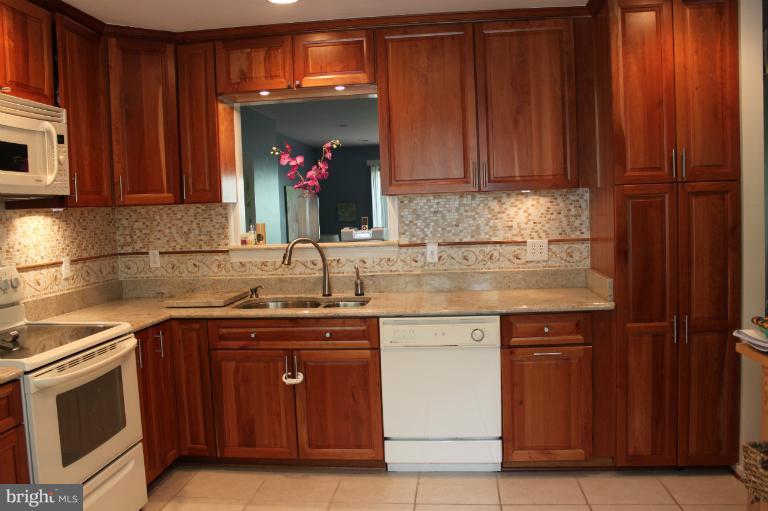 View 2-pass through to dining room