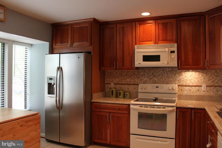 2035 Swans Neck Way Reston, VA 20191 - Photo 7 of 11 Beautifully Remodeled