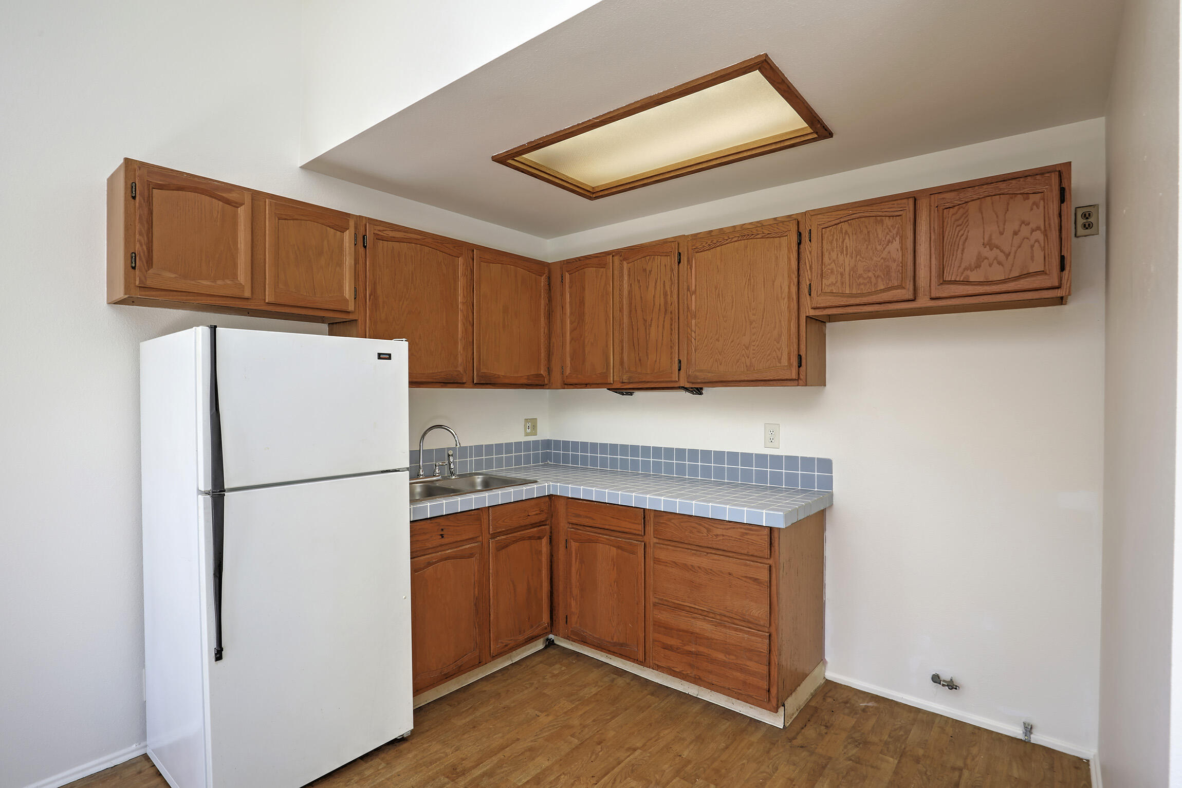 4873 Rhoads Avenue Goleta, CA 93111 - Photo 20 of 27 Upstairs kitchen