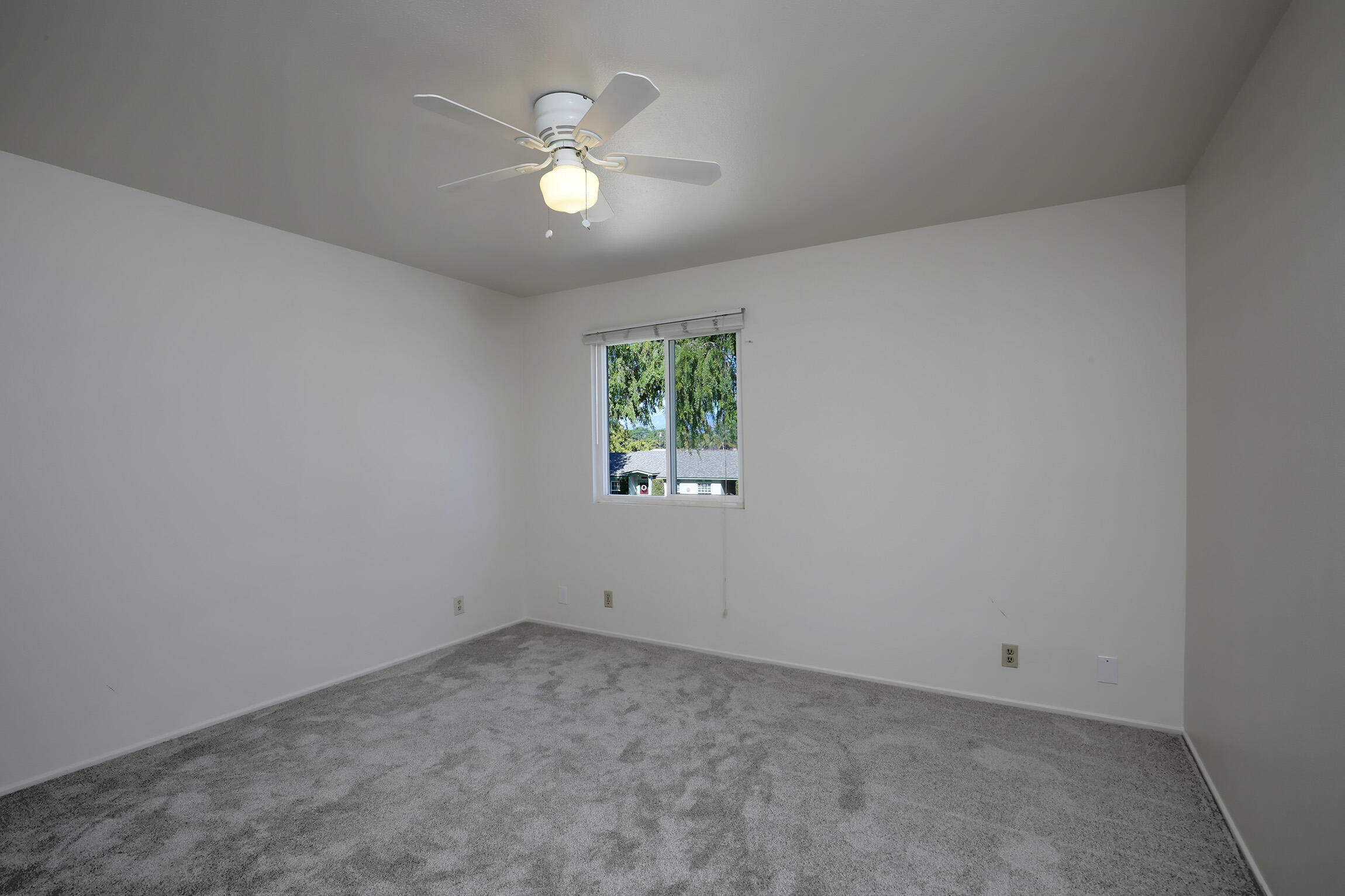 4873 Rhoads Avenue Goleta, CA 93111 - Photo 21 of 27 Upstairs Bedroom 1