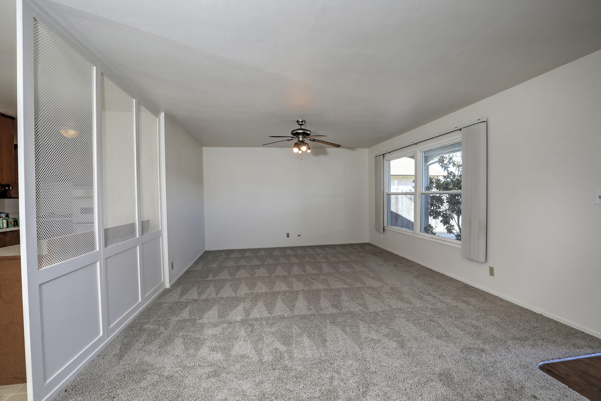 4873 Rhoads Avenue Goleta, CA 93111 - Photo 4 of 27 Living room