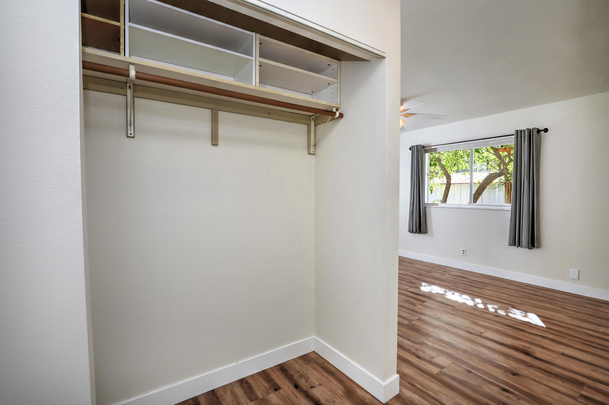 4873 Rhoads Avenue Goleta, CA 93111 - Photo 9 of 27 Primary Bedroom