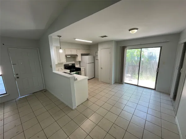 $1,395 | 2001 Magnolia Drive, Unit A, Round Rock, TX 78664