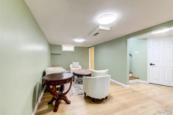 $199,900 | 8370 Orchard Avenue, University City, MO 63132