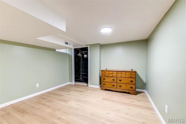 $199,900 | 8370 Orchard Avenue, University City, MO 63132
