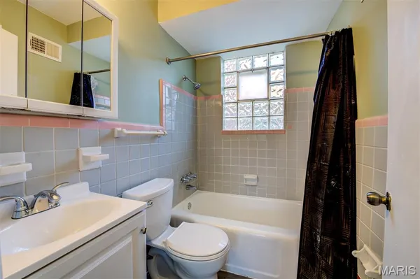 $199,900 | 8370 Orchard Avenue, University City, MO 63132