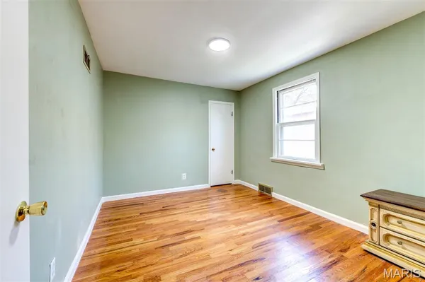 $199,900 | 8370 Orchard Avenue, University City, MO 63132