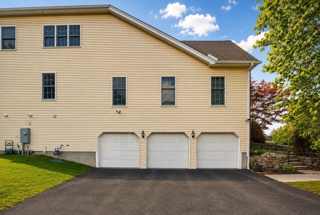 4 Summit Way Hopkinton, MA 01748 - Photo 5 of 37 Gallery Image 5