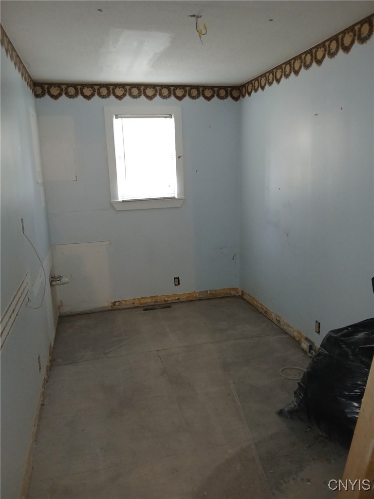 308 West Embargo Street Rome, NY 13440 - Photo 4 of 16