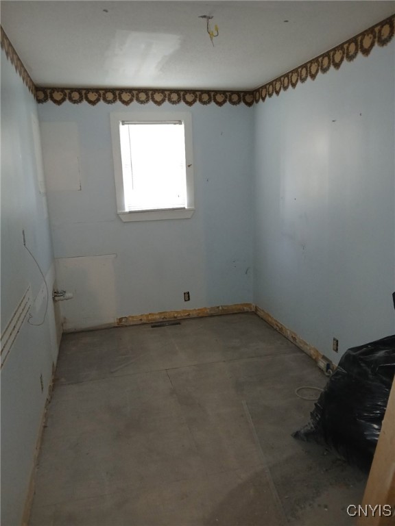 308 West Embargo Street Rome, NY 13440 - Photo 4 of 16