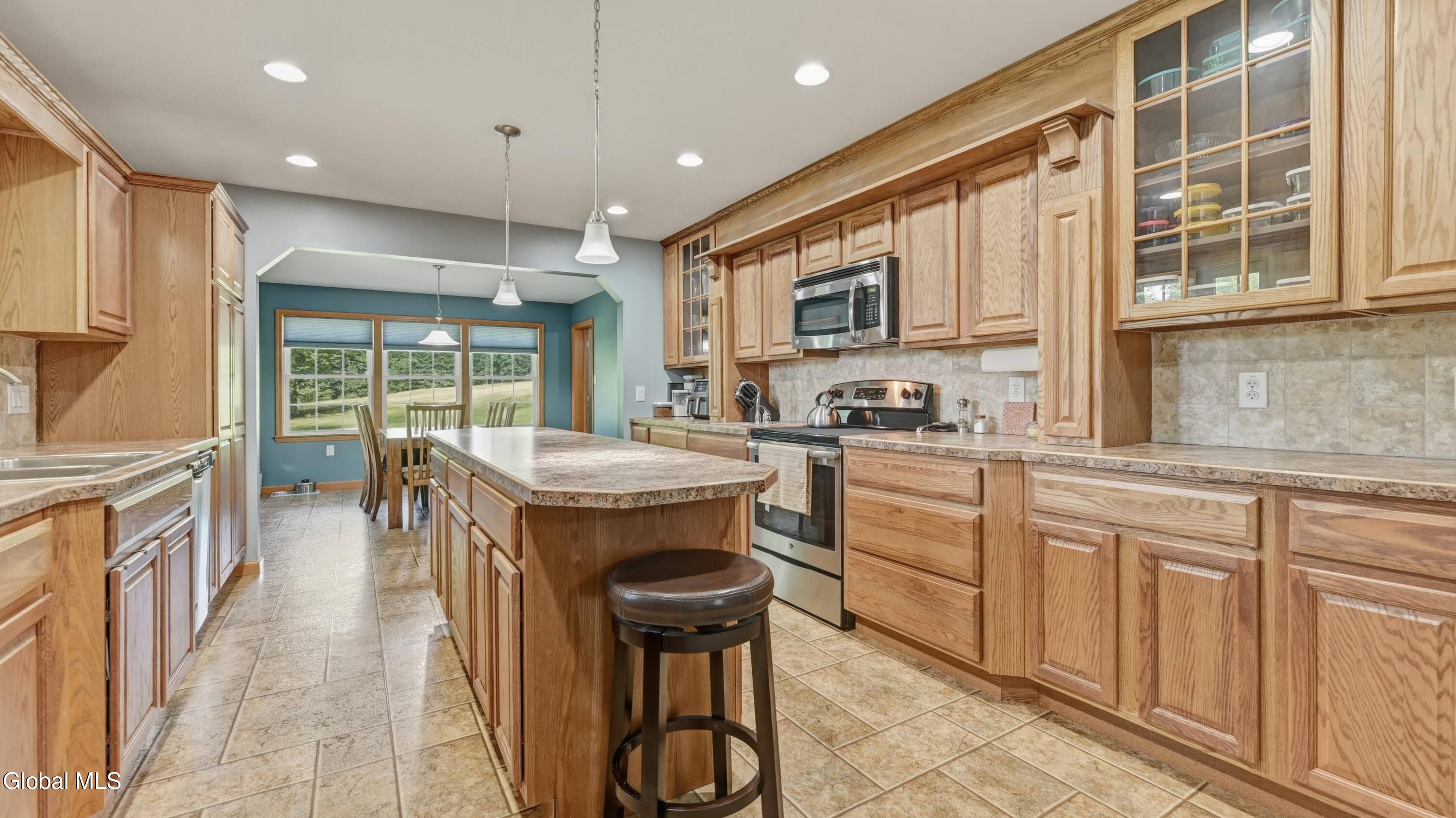 184 Hillview Road Gloversville, NY 12078 - Photo 11 of 60 184HillviewRd_009