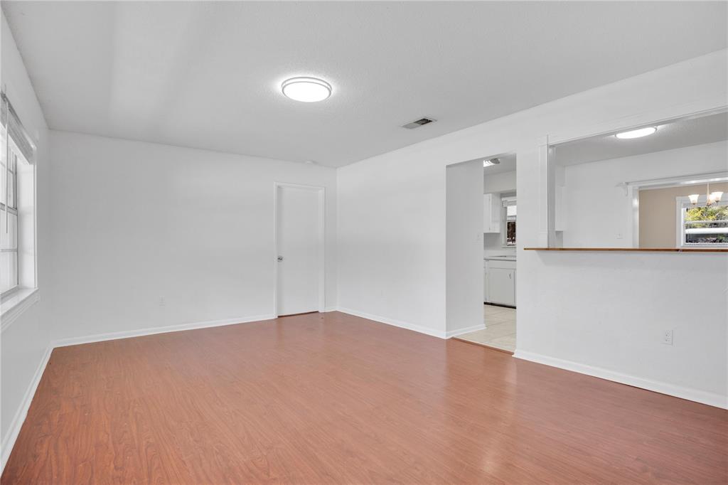 4521 Conway Gardens Road Orlando, FL 32806 - Photo 5 of 26