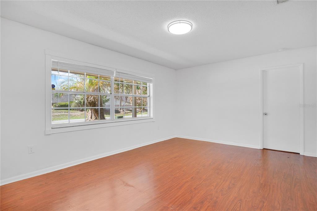 4521 Conway Gardens Road Orlando, FL 32806 - Photo 6 of 26