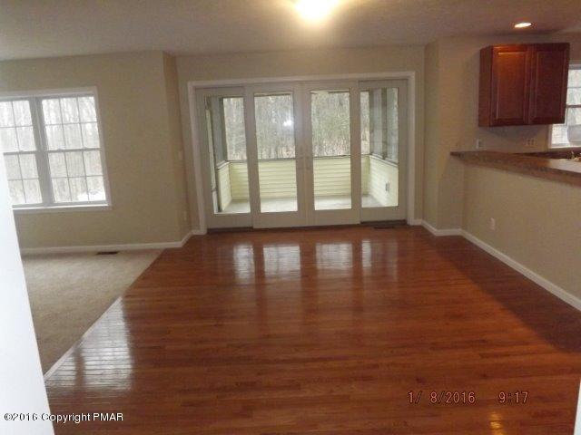 471 Cays Road Stroudsburg, PA 18360 - Photo 6 of 28 eat in area
