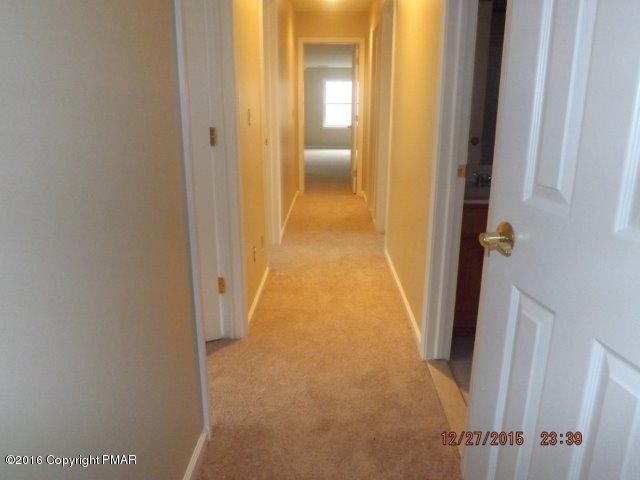 471 Cays Road Stroudsburg, PA 18360 - Photo 10 of 28 hallway