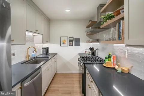 $289,900 | 3114 Wisconsin Avenue Northwest, Unit 202, Washington, DC 20016