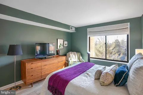 $289,900 | 3114 Wisconsin Avenue Northwest, Unit 202, Washington, DC 20016