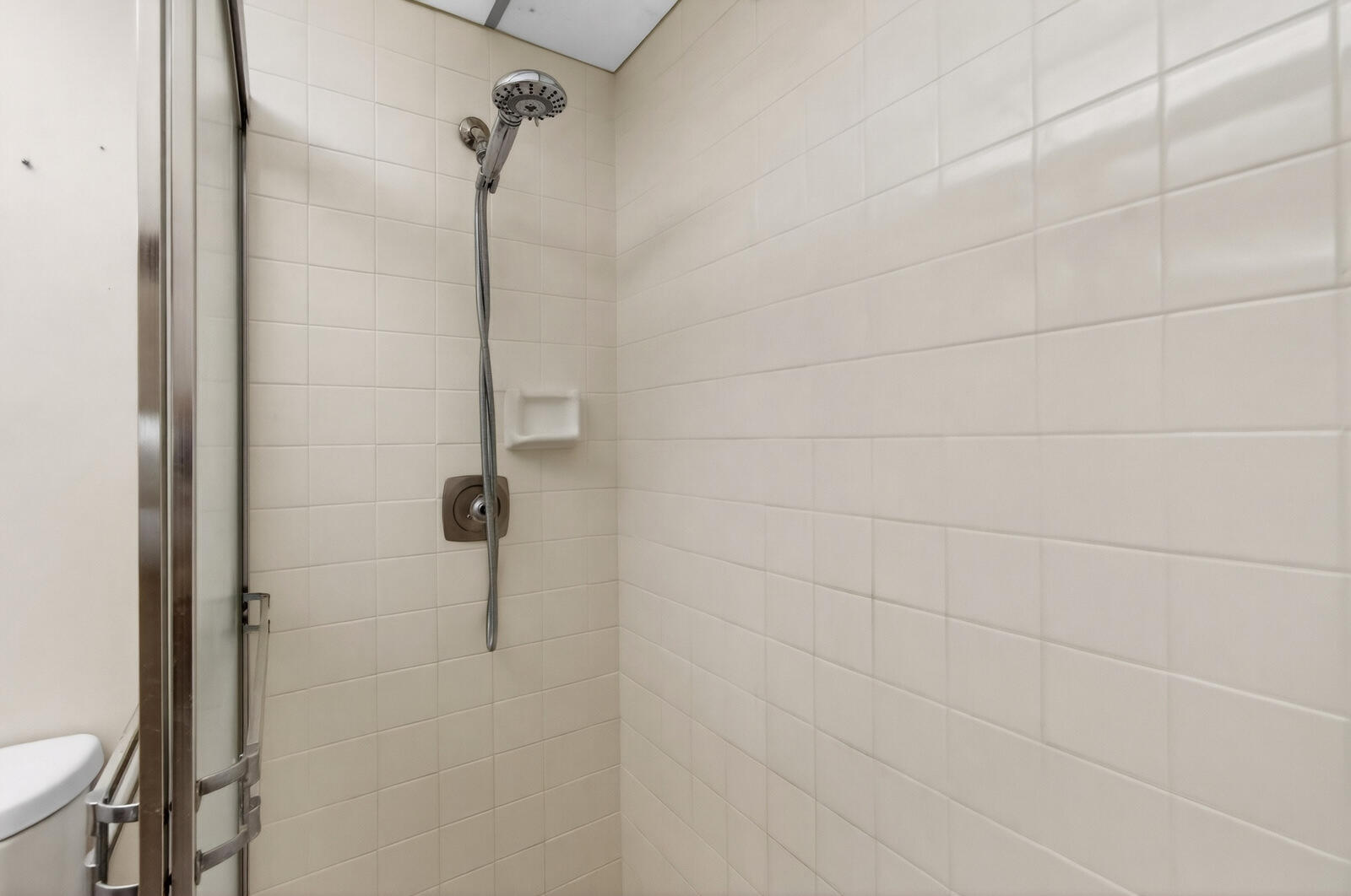 3951 Northeast 19th Road, Unit 1701 Pompano Beach, FL 33064 - Photo 59 of 82 a bathroom with a shower