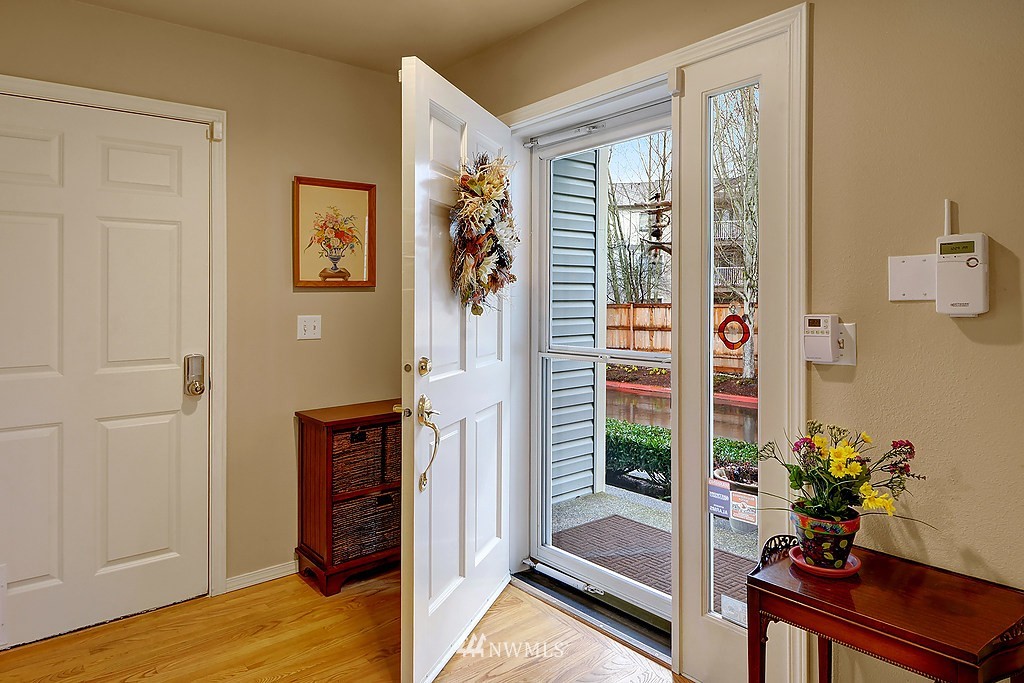 17539 110 Lane Southeast Renton, WA 98055 - Photo 2 of 18