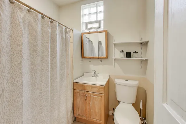 $335,000 | 4049 South Indiana Avenue, Chicago, IL 60653