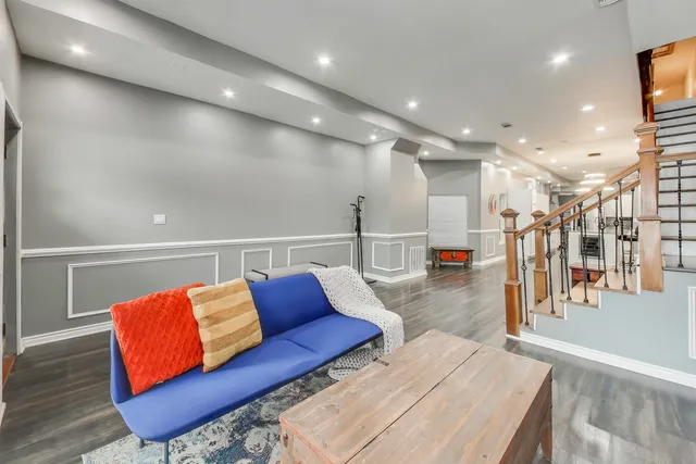 $335,000 | 4049 South Indiana Avenue, Chicago, IL 60653