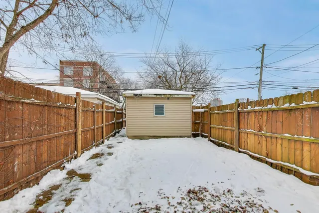 $335,000 | 4049 South Indiana Avenue, Chicago, IL 60653