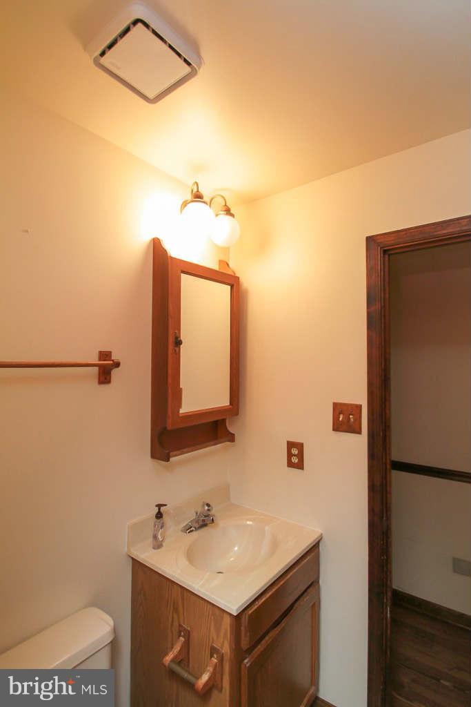10162 Wesley Chapel Road Marshall, VA 20115 - Photo 26 of 30 Bath