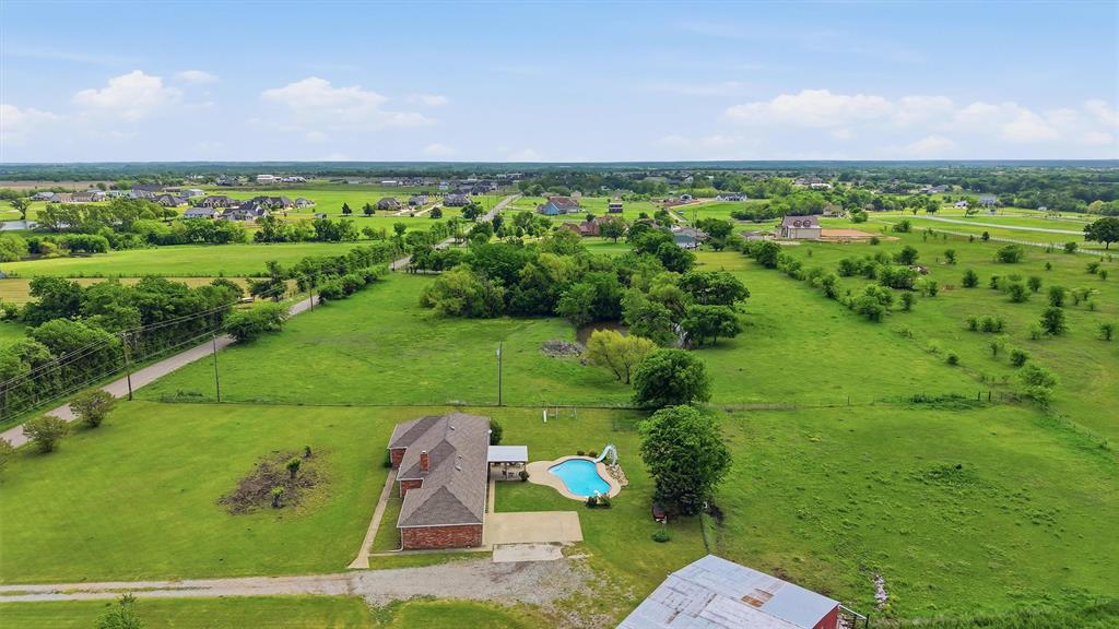 998 Bledsoe Road Gunter, TX 75058 - Photo 4 of 40