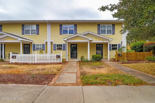 $385,000 | 1312 Ann Street, Unit 5 BEAUFORT VILLAGE, Beaufort, NC 28516