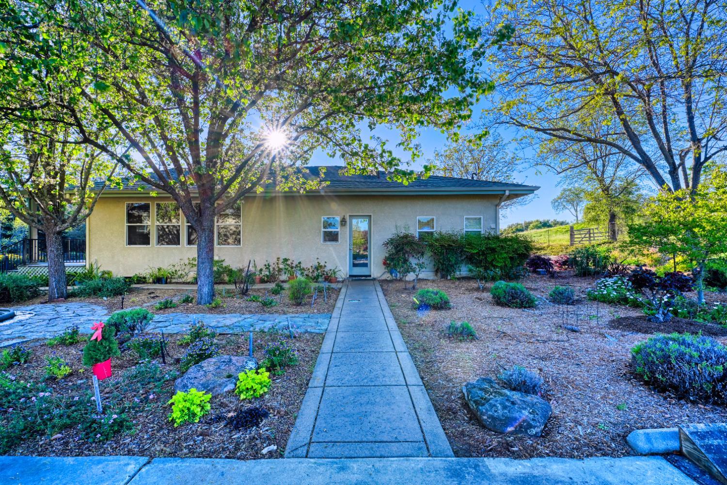 4841 Val Verde Road Loomis, CA 95650 - Photo 6 of 30 Side of main house leading to guest house