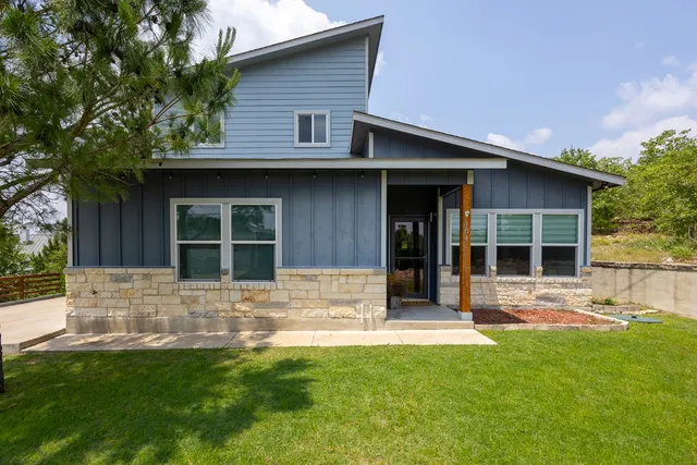 $445,000 | 104 Kahalulu Drive, Bastrop, TX 78602