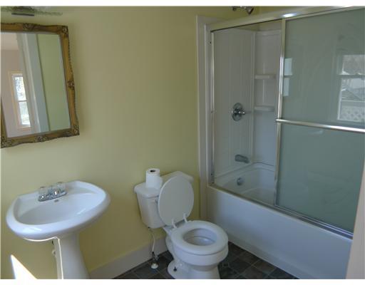 549 Ocean Point Road Boothbay, ME 04544 - Photo 10 of 14 Bathroom.