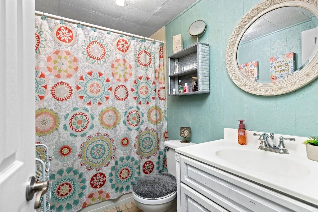 595 Fox Road Fairfield, VA 24435 - Photo 35 of 55 Full Bath