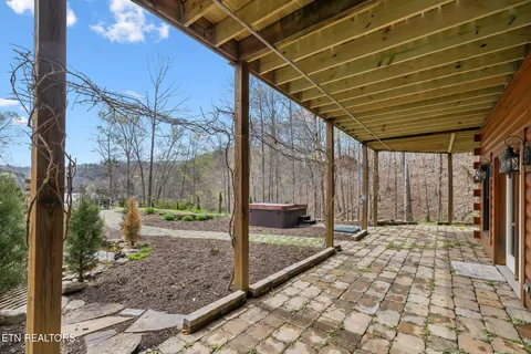 $1,499,999 | 514 Bluff View Road, New Tazewell, TN 37825