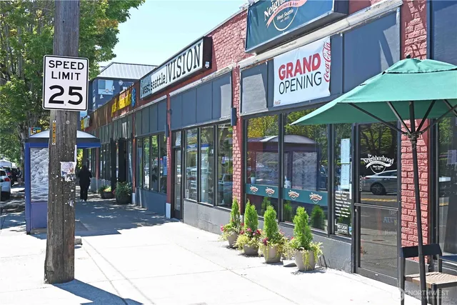 a house view with a outdoor space